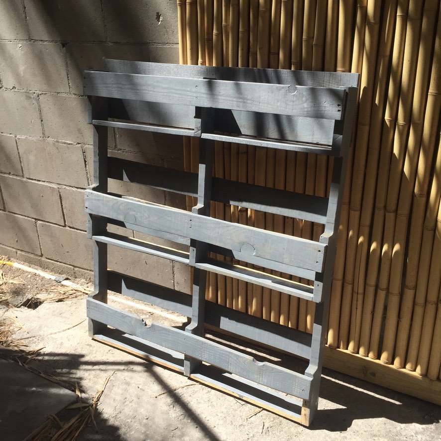 Sealed painted pallet